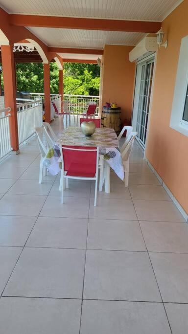 Balkón nebo terasa v ubytování Magnifique Villa avec Jacuzzi (spa)