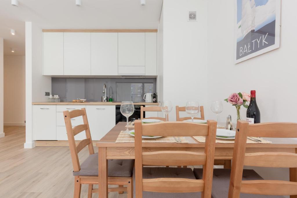 Kuchyňa alebo kuchynka v ubytovaní Apartment Awanport Gdynia Żeromskiego by Noclegi Renters