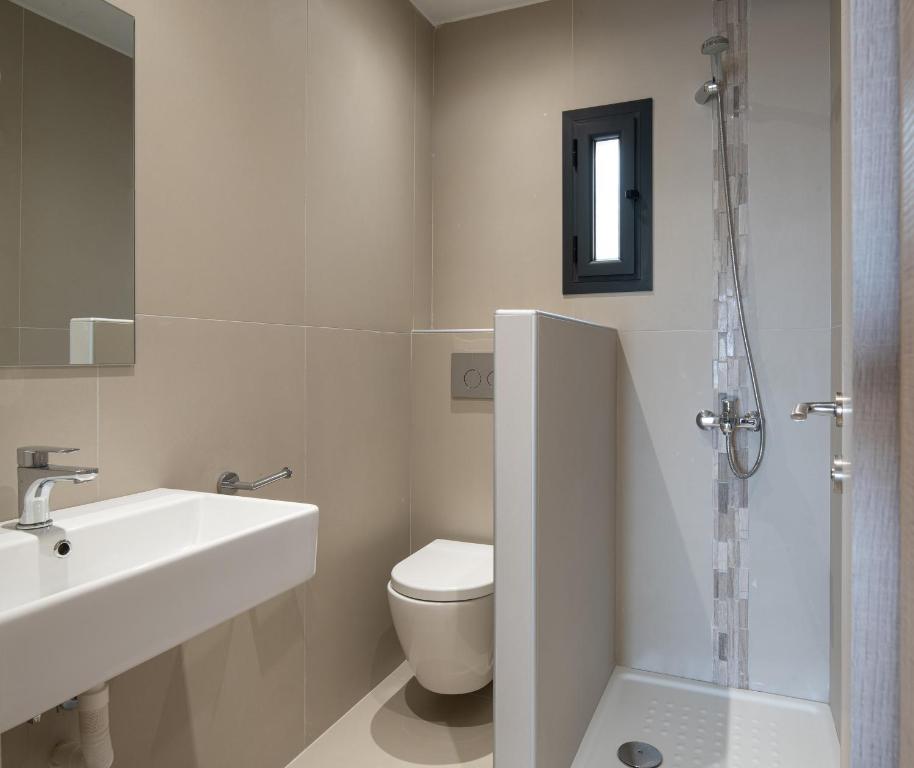 Koupelna v ubytování Mykoniatika Villas