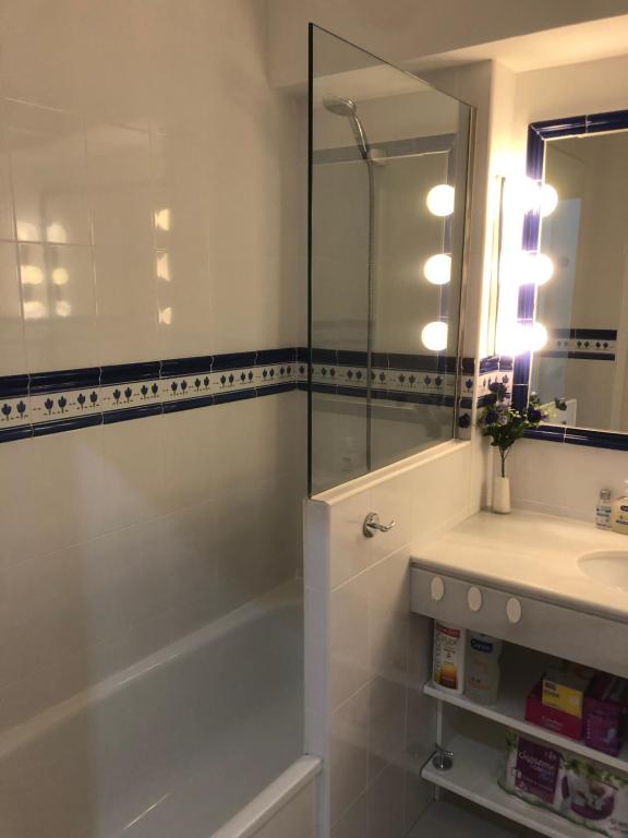 Entre el Centro y la Mezquita Totalmente climatizado Parking Gratuito - 16