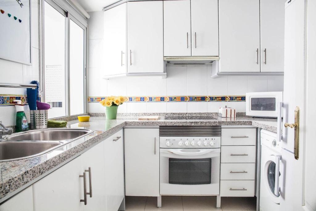 Entre el Centro y la Mezquita Totalmente climatizado Parking Gratuito - 3