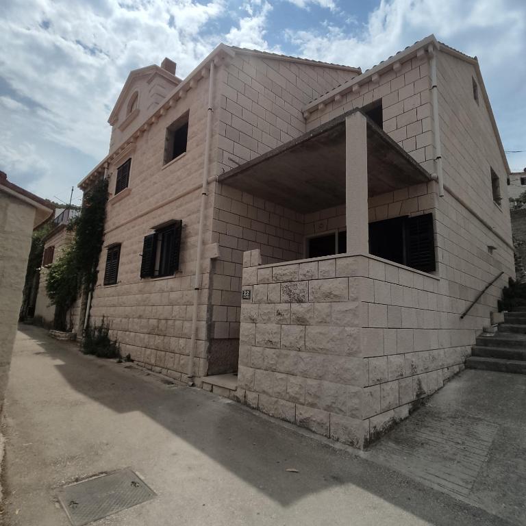 Budova, kde se apartmán nachází