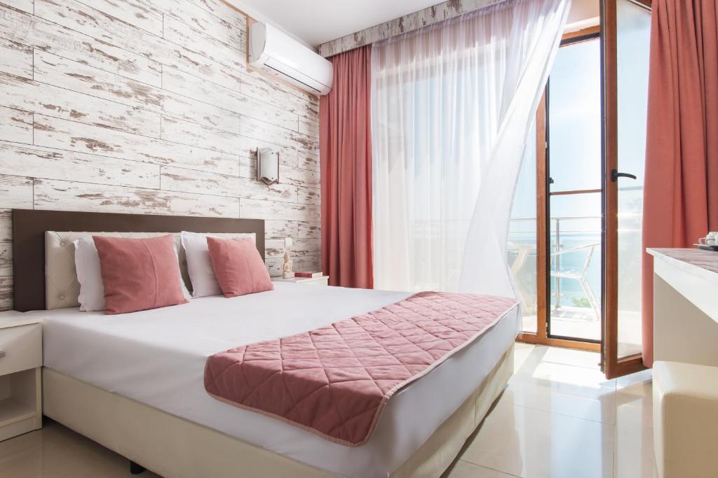 Семеен хотел Golden Place - Quarto Duplo Com Terraço