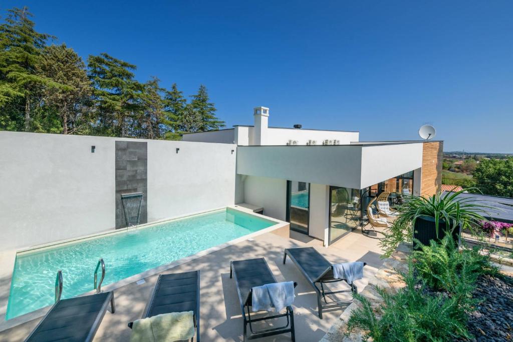 Πισίνα στο ή κοντά στο Villa Barmel II