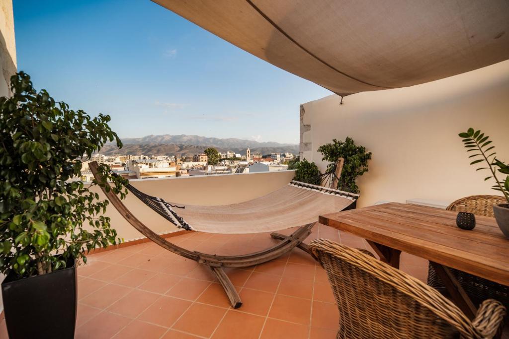 Lithinon Luxury Suites with Free Parking - 13