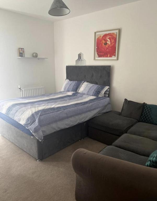 Immaculate 3-Bed Apartment in Barking