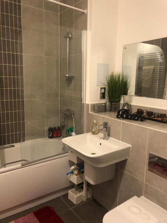 Immaculate 3-Bed Apartment in Barking