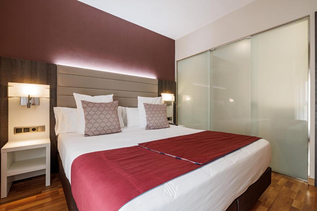 Hotel Ronda Lesseps - Resim 9