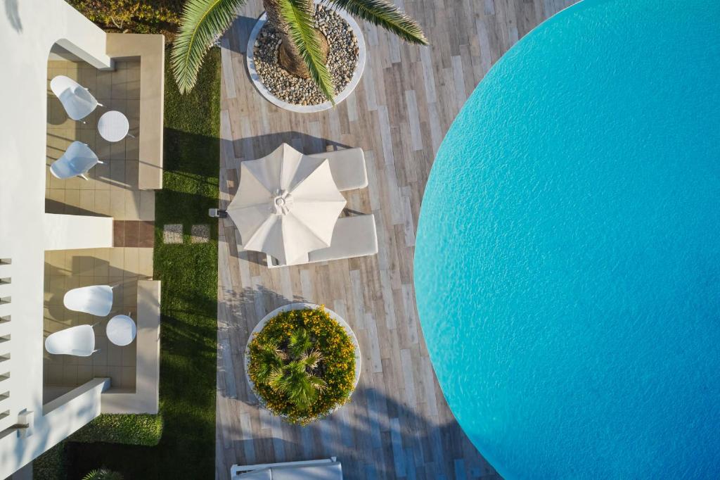 Bazén v ubytování Atlantica Amalthia Beach Hotel - Adults Only nebo v jeho okolí
