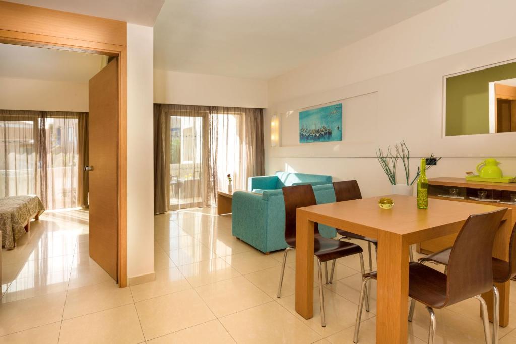 Atlantica Amalthia Beach Hotel - Adults Only - Junior Suite With Garden View