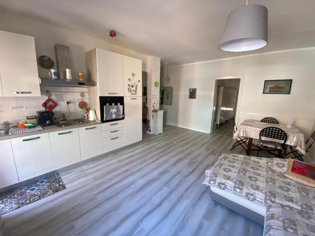 Gallery image of Appartamento Lella zona Terme Centro e vicino Habilita-Villa Igea in Acqui Terme