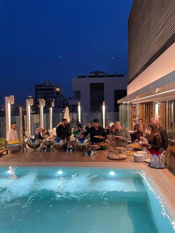 Bazén v ubytování Three O Nine Hotel nebo v jeho okolí