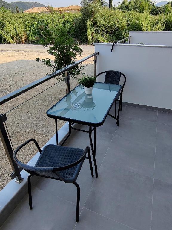 Balkón nebo terasa v ubytování CONMARI LUXURY STUDIOS