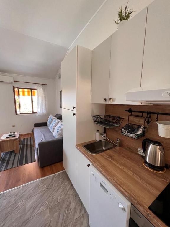 Kuchnia lub aneks kuchenny w obiekcie Apartments Valentinovo