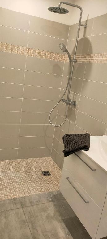 Koupelna v ubytování Domaines des confines