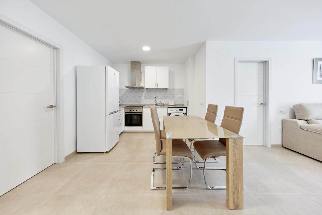 Kuchyň nebo kuchyňský kout v ubytování Sonrisa Deluxe Apartments, Levante
