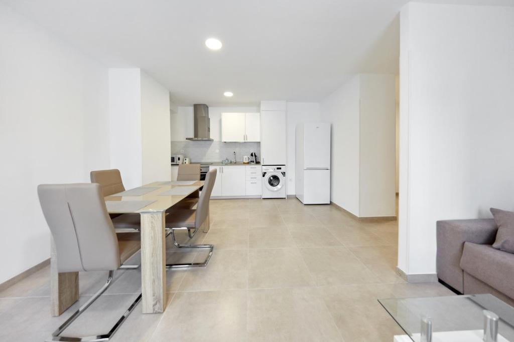 Kuchyň nebo kuchyňský kout v ubytování Sonrisa Deluxe Apartments, Levante