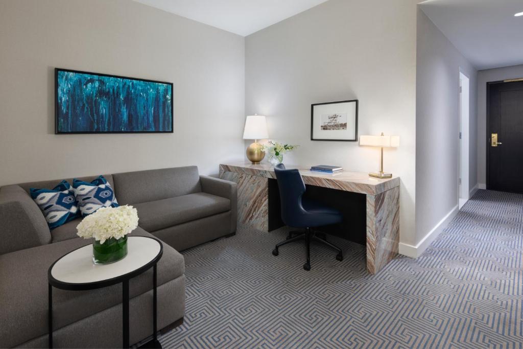 InterContinental - Washington D.C. - The Wharf by IHG - Junior King Suite Con River View E Juliet Balcony