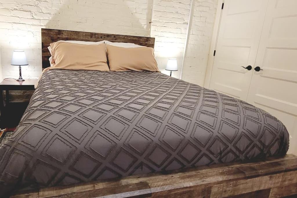 Comfortable Studio Loft in Historic Building, Lynchburg (updated prices