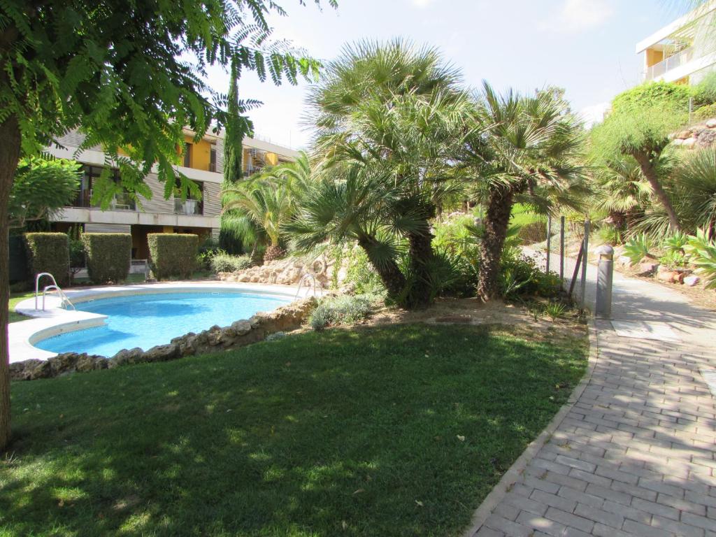 Bazén v ubytování GOLF RESORT APARTMENT nebo v jeho okolí