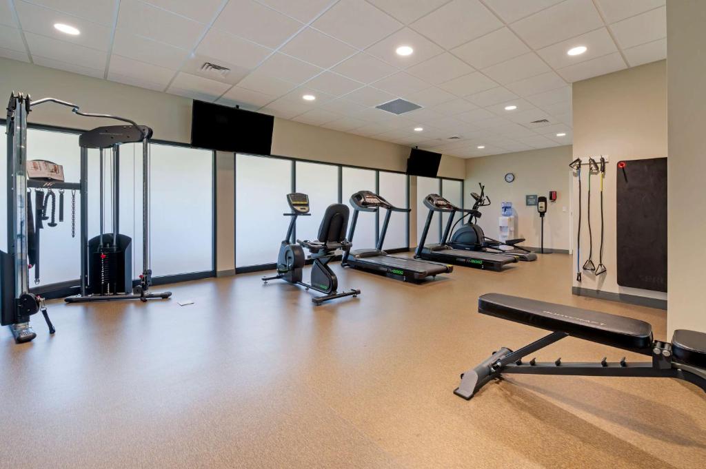 Fitness centrum a/nebo fitness zařízení v ubytování Best Western Plus Centralia Hotel & Suites
