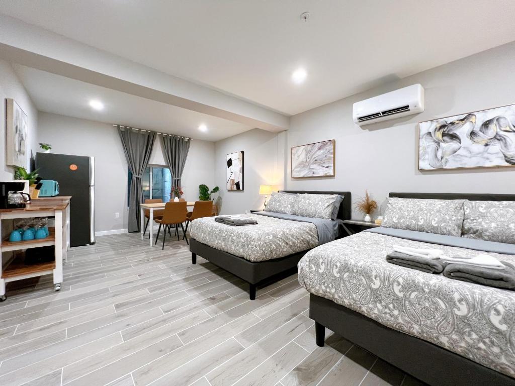 Stay at Luna on Ridge Ave - Studio Apartment