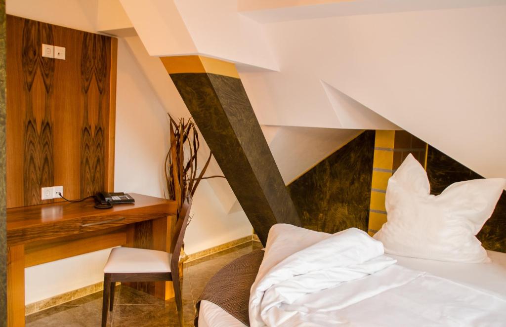 Alpha & Omega Hotel - Resim 25