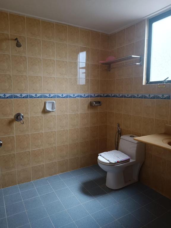 Koupelna v ubytování HOTEL AMBASSADOR 2