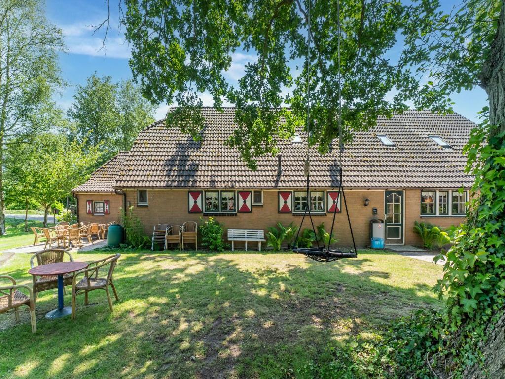 Holiday home in the centre of Giethoorn - Three-Bedroom Holiday Home