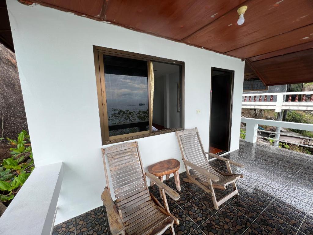Balkón nebo terasa v ubytování Char Bungalows