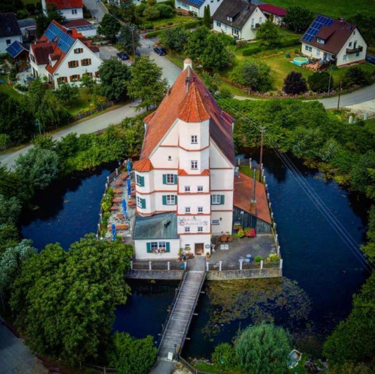 Una vista aérea de Schloss Kalteneck