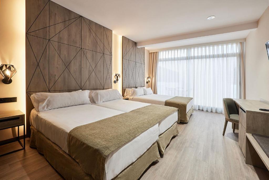 Hotel Bristol 4 Sup - Superior Quadruple Room