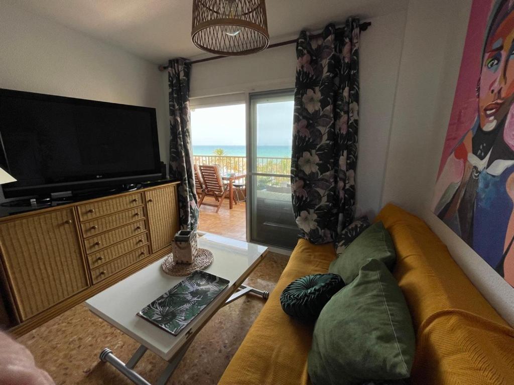 Bonito Apartamento en primera línea de playa en VALENCIA- El ...