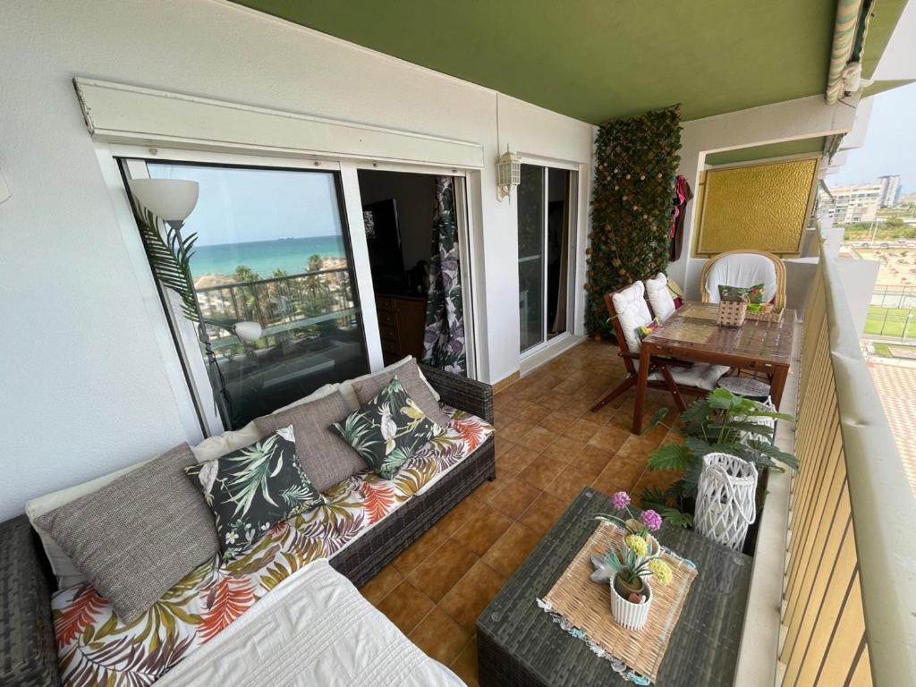 Bonito Apartamento en primera línea de playa en VALENCIA- El ...