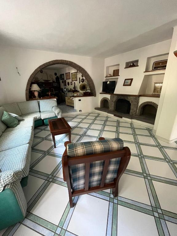 A seating area at Casa Impagliazzo