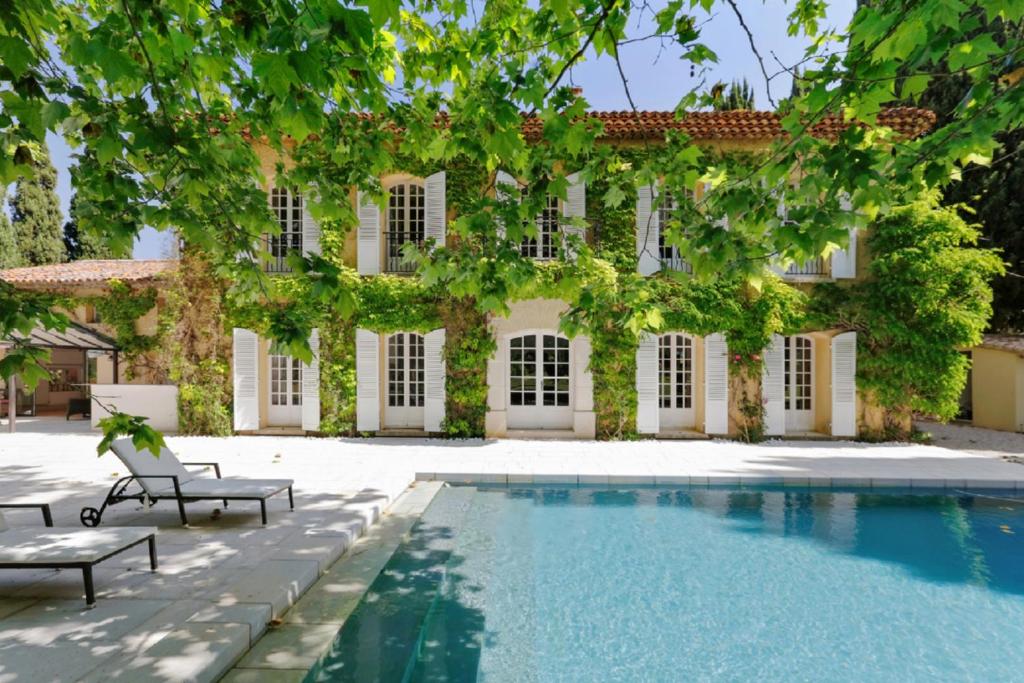 Photo de la galerie de l'établissement Bastide de Gueissard, à Saint-Cyr-sur-Mer