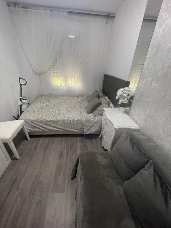 Postel nebo postele na pokoji v ubytování LUXURY room en MADRID