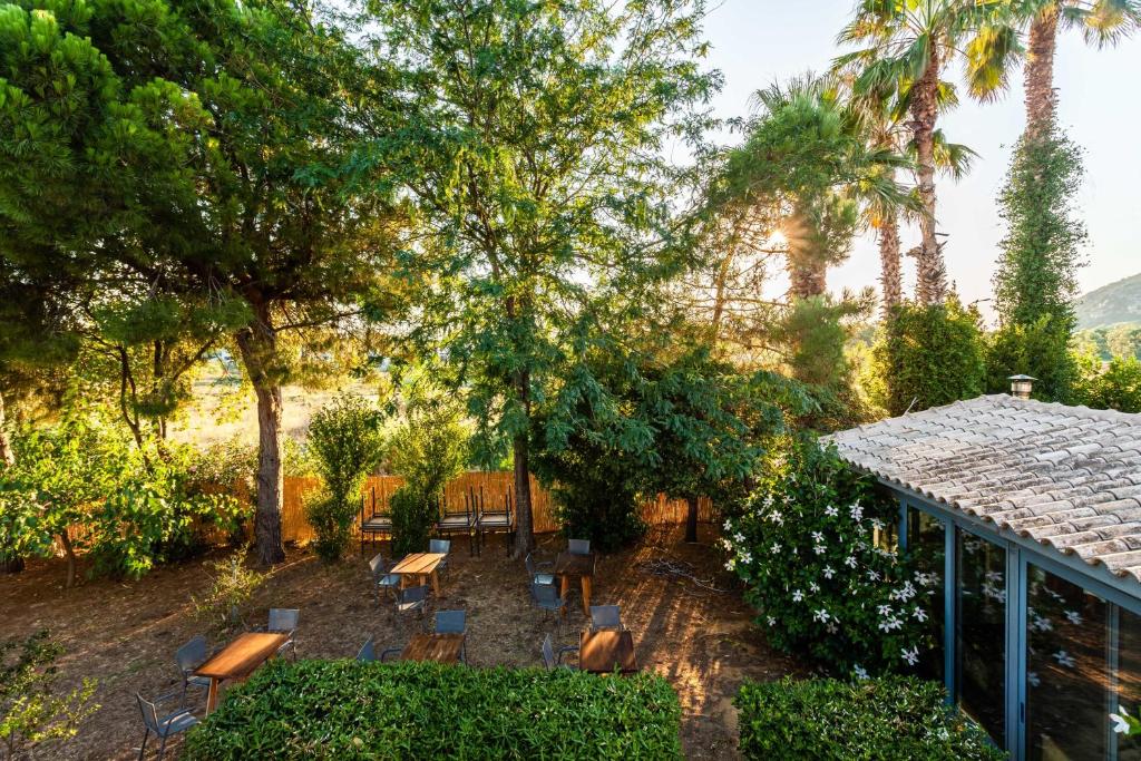 Zahrada ubytování Kalogria Summer Retreats - Seimeio Strofilia, Sunny Vibes