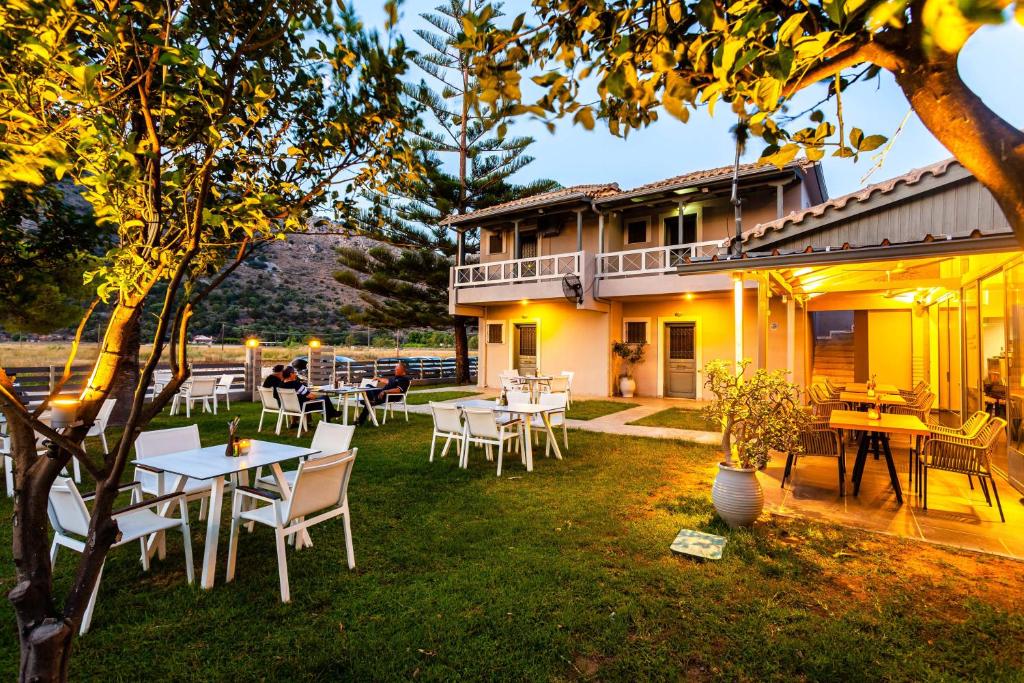 Zahrada ubytování Kalogria Summer Retreats - Seimeio Strofilia, Sunny Vibes