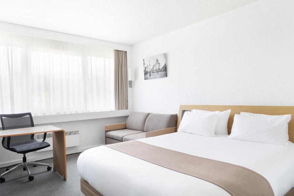 Holiday Inn Lille Ouest Englos by IHG - Standard Queen Room With Sofa Bed - Non-Smoking