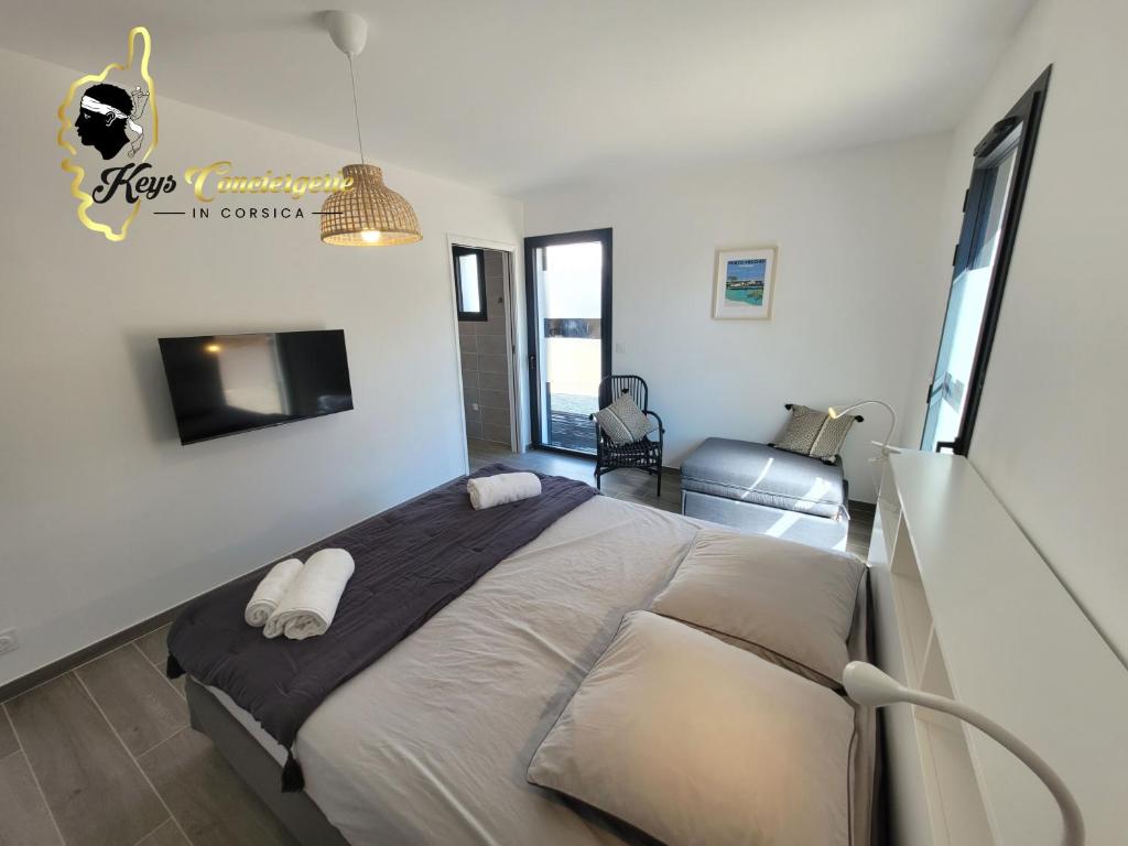 Fotografia z galérie ubytovania Casa Balancinu Vue panoramique sur montagne et Mer Piscine Privée v destinácii Sainte-Lucie de Porto-Vecchio
