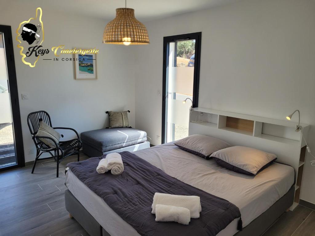 Fotografia z galérie ubytovania Casa Balancinu Vue panoramique sur montagne et Mer Piscine Privée v destinácii Sainte-Lucie de Porto-Vecchio