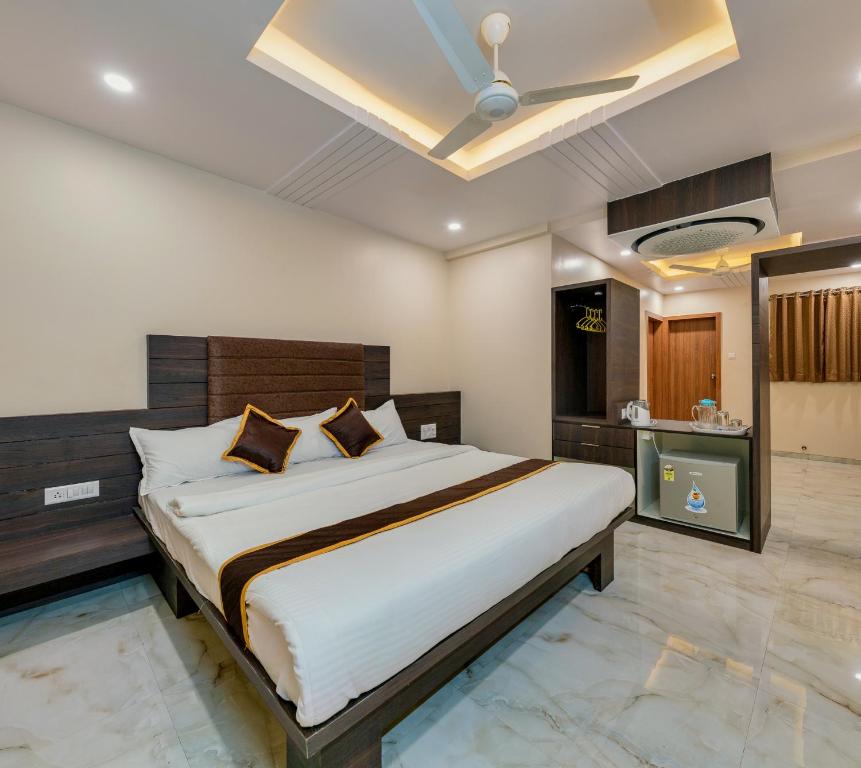 Gallery image of Hotel Aatithya Satkar Near Mahalaxmi Temple in Kolhapur