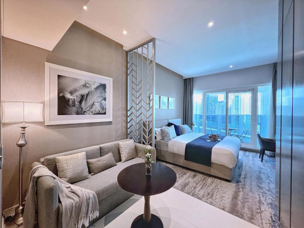 5Star Luxury Studio Near Burj Khalifa with Amazing Canal & City View