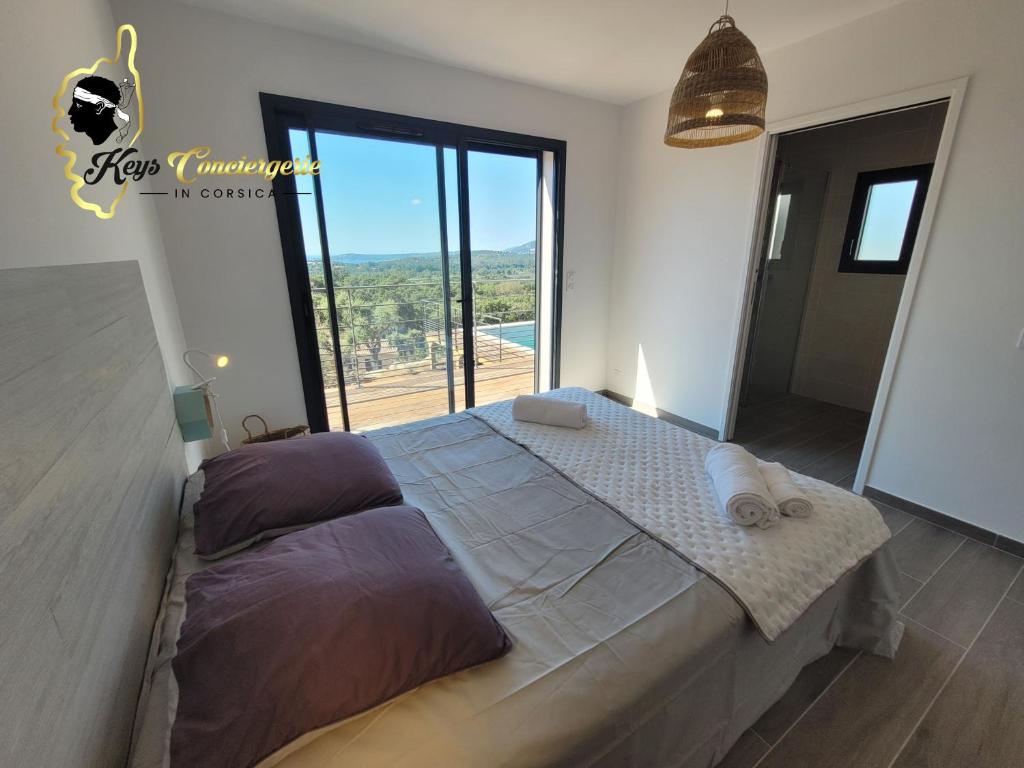 Fotografia z galérie ubytovania Casa Balancinu Vue panoramique sur montagne et Mer Piscine Privée v destinácii Sainte-Lucie de Porto-Vecchio