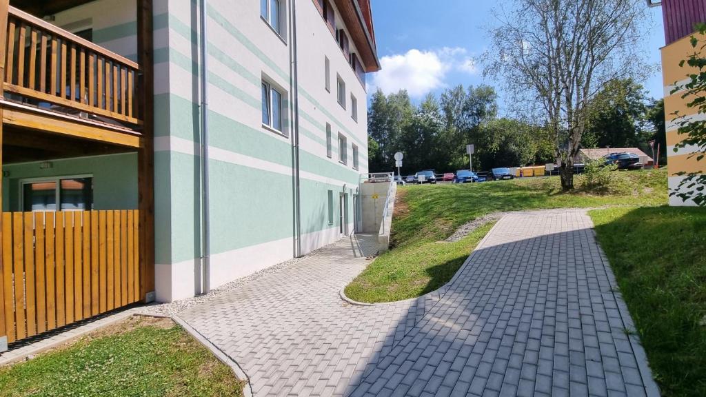 Budynek, w którym mieści się apartament