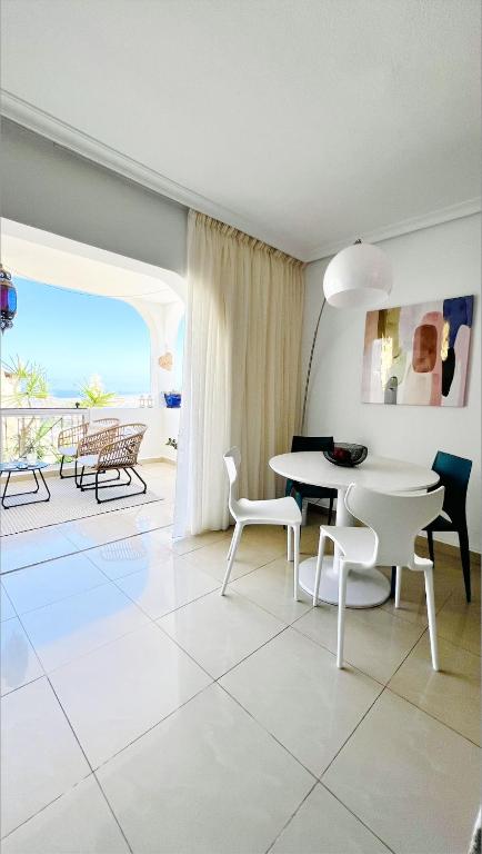 Posedenie v ubytovaní ENCHANTING HOUSE SOUTH TENERIFE, Sea View
