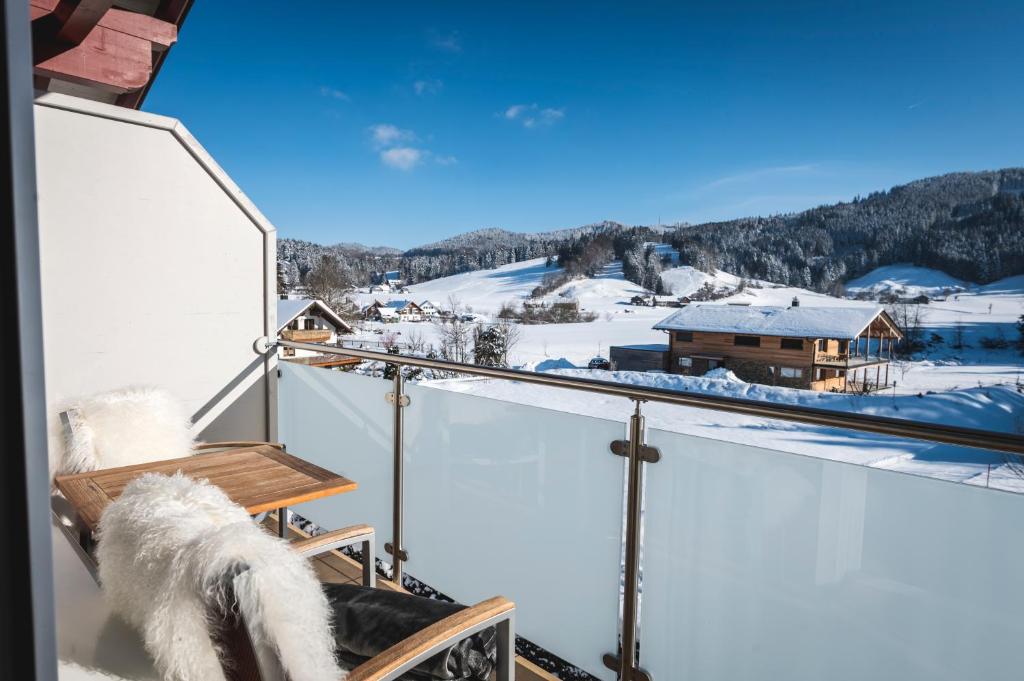 Nespecifikovaný výhled na hory nebo výhled na hory při pohledu z hotelu