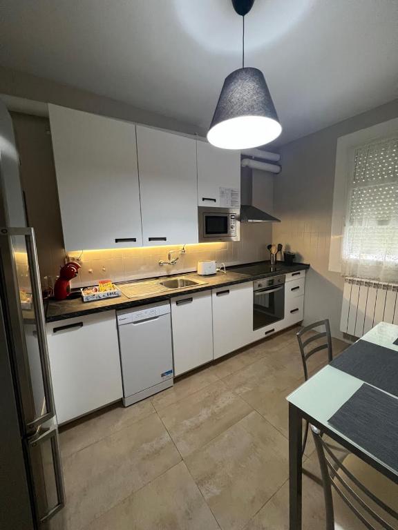 Santiago Tower Aire Ac casco antiguo By Apartamentos Logrono org - One-Bedroom Apartment
