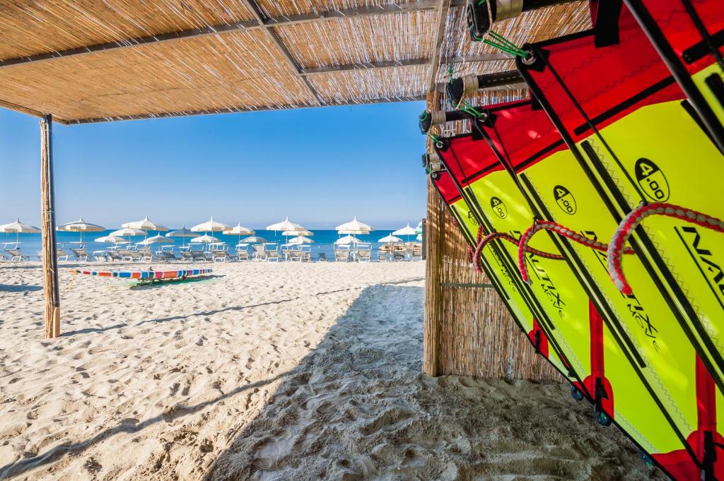 A beach at or near a szállodákat